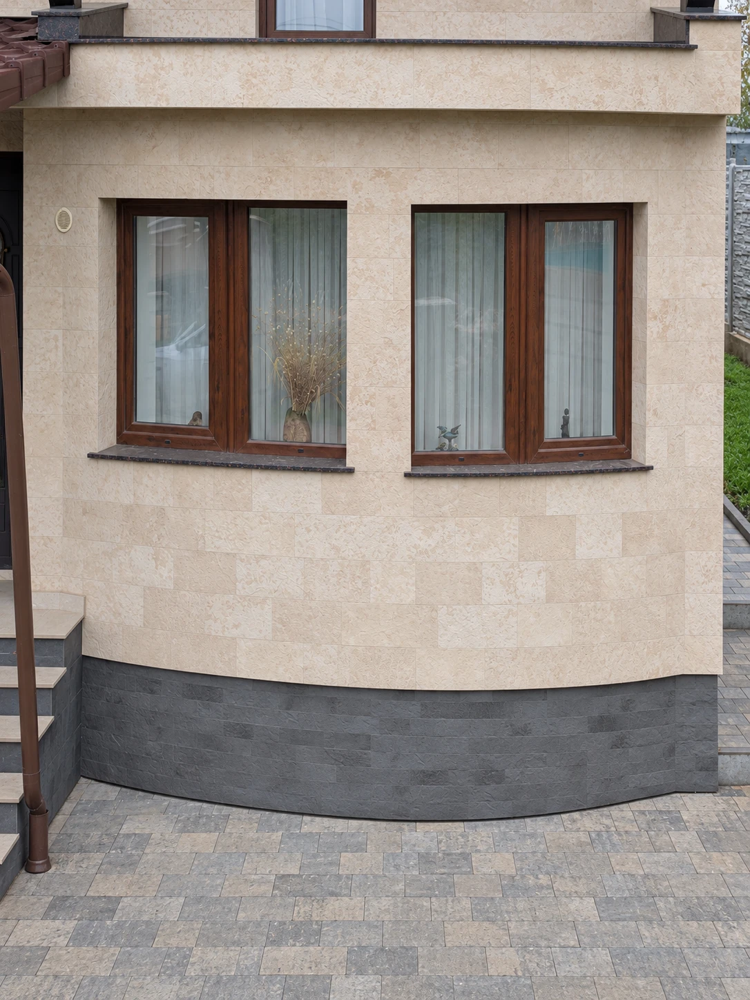 Flexible stone — private house with a light facade — 11